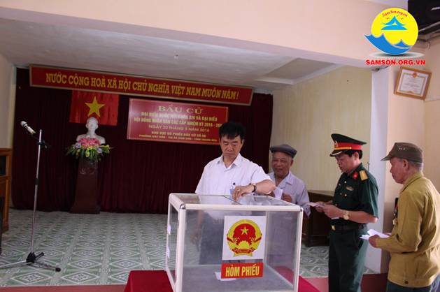chủ tịch thị xã Sầm Sơn bỏ phiếu tại phường bắc sơn